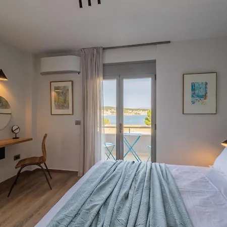 Boutique Saline - Blue